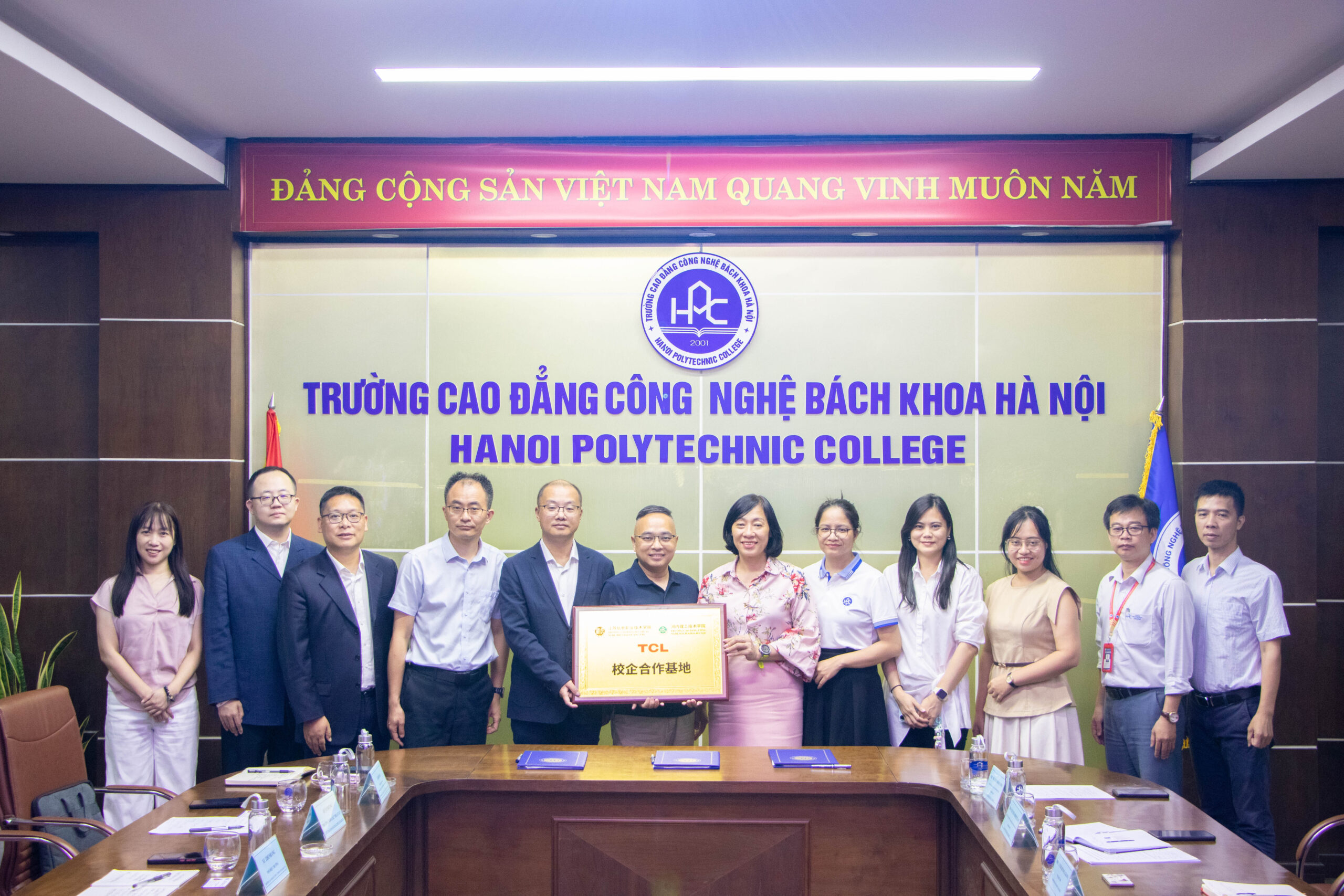 HPC Ký kết hợp tác ba bên với Trường Cao đẳng Kỹ thuật Thông tin Giang Tô và Tập Đoàn Great Education, mở rộng cơ hội đào tạo quốc tế trong lĩnh vực Robot công nghiệp