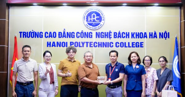 hop-tac-doanh-nghiep-2025 (1)